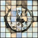 Eine zerbrochene, verwitterte Armbanduhr wird von oben fotografiert und in ein Gitter aus Quadraten unterteilt, wodurch ein fragmentierter, mosaikartiger Effekt entsteht. (KI generierte Beschreibung)